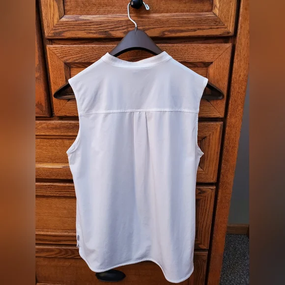 NWOT Eddie Bauer Sleeveless Shirt - Picture 2 of 4
